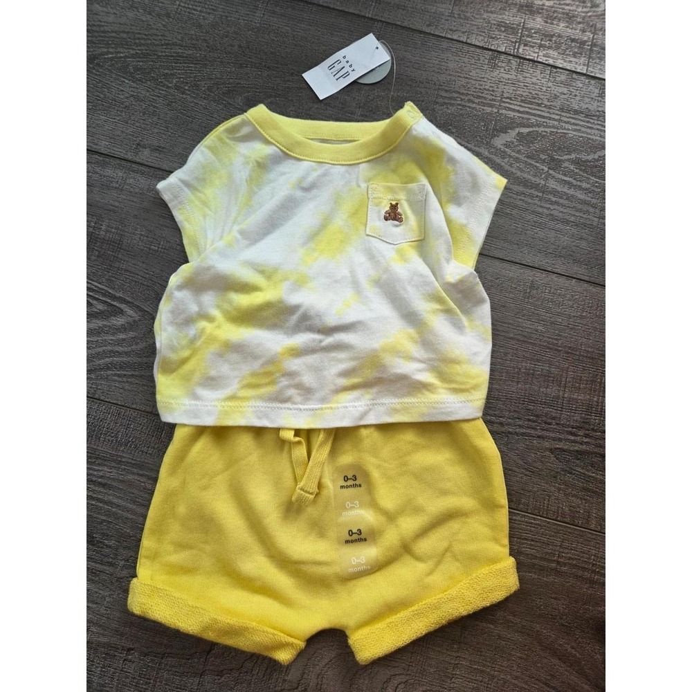 Baby gap outfit 0-3‎ mos